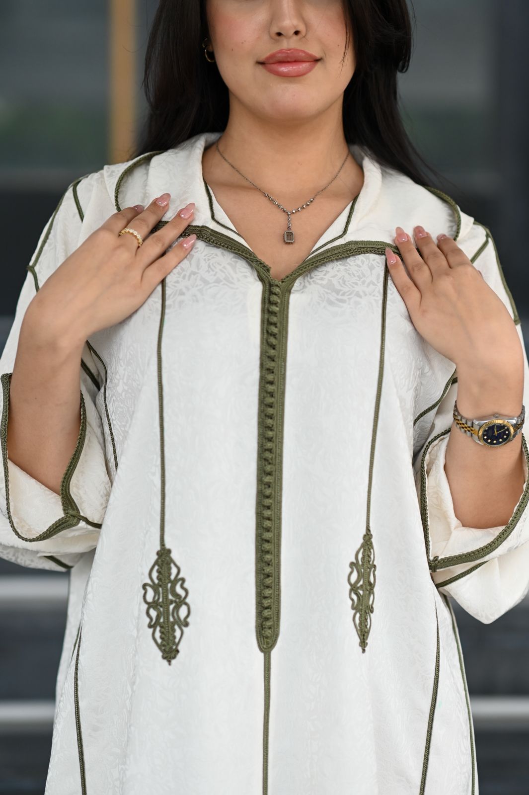 تفاصيل جلابة الكمخة - أبيض بسفيفة زيتية