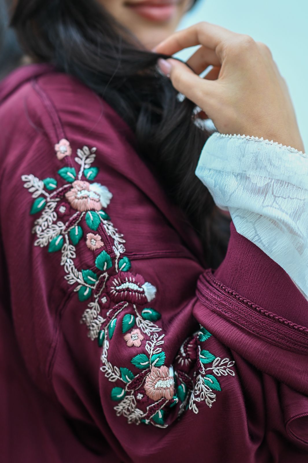 تفاصيل الطرز اليدوي - حرير قطعتين