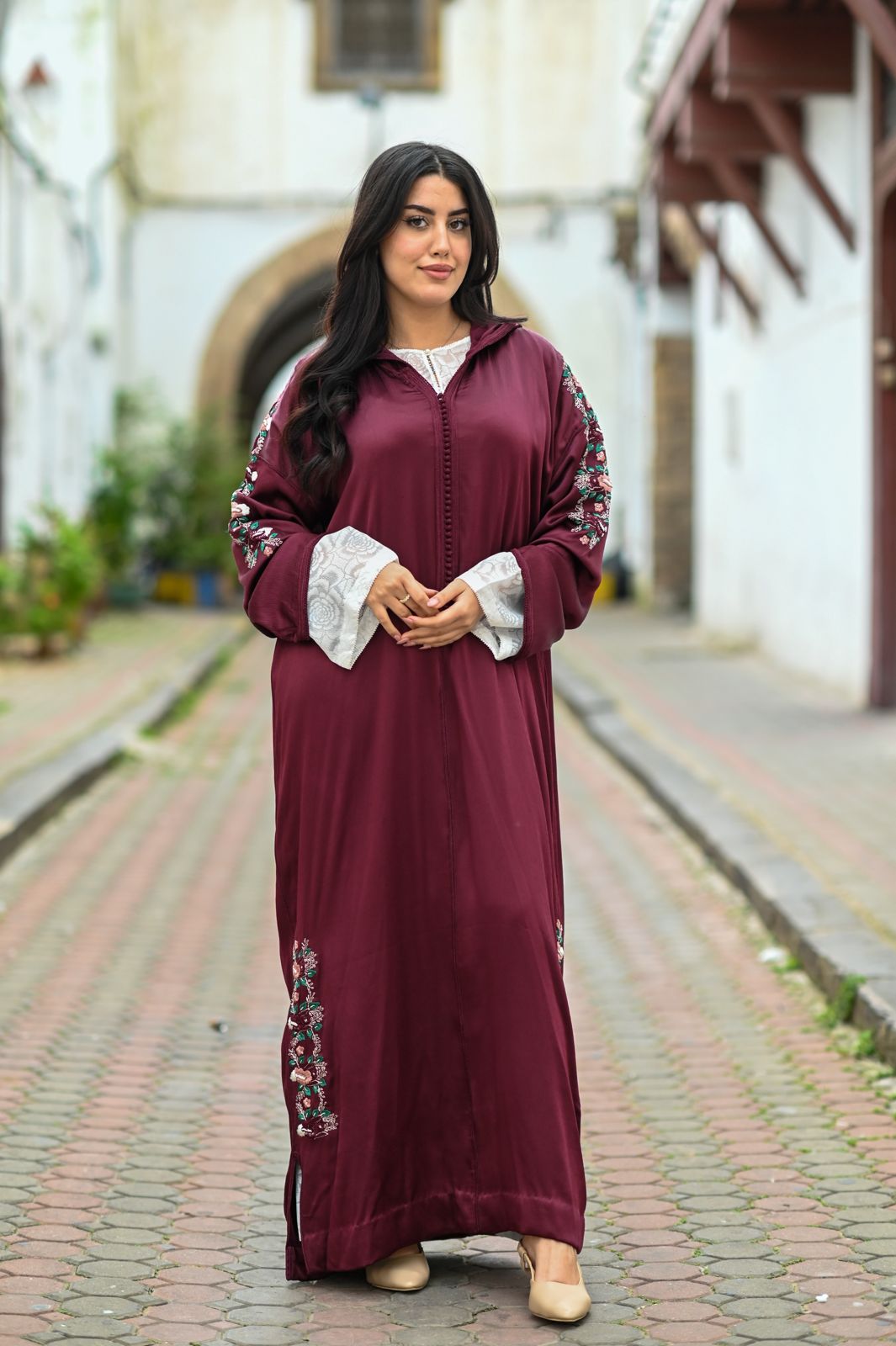 جلابة حرير قطعتين - فخامة الحرير وطرز اليد